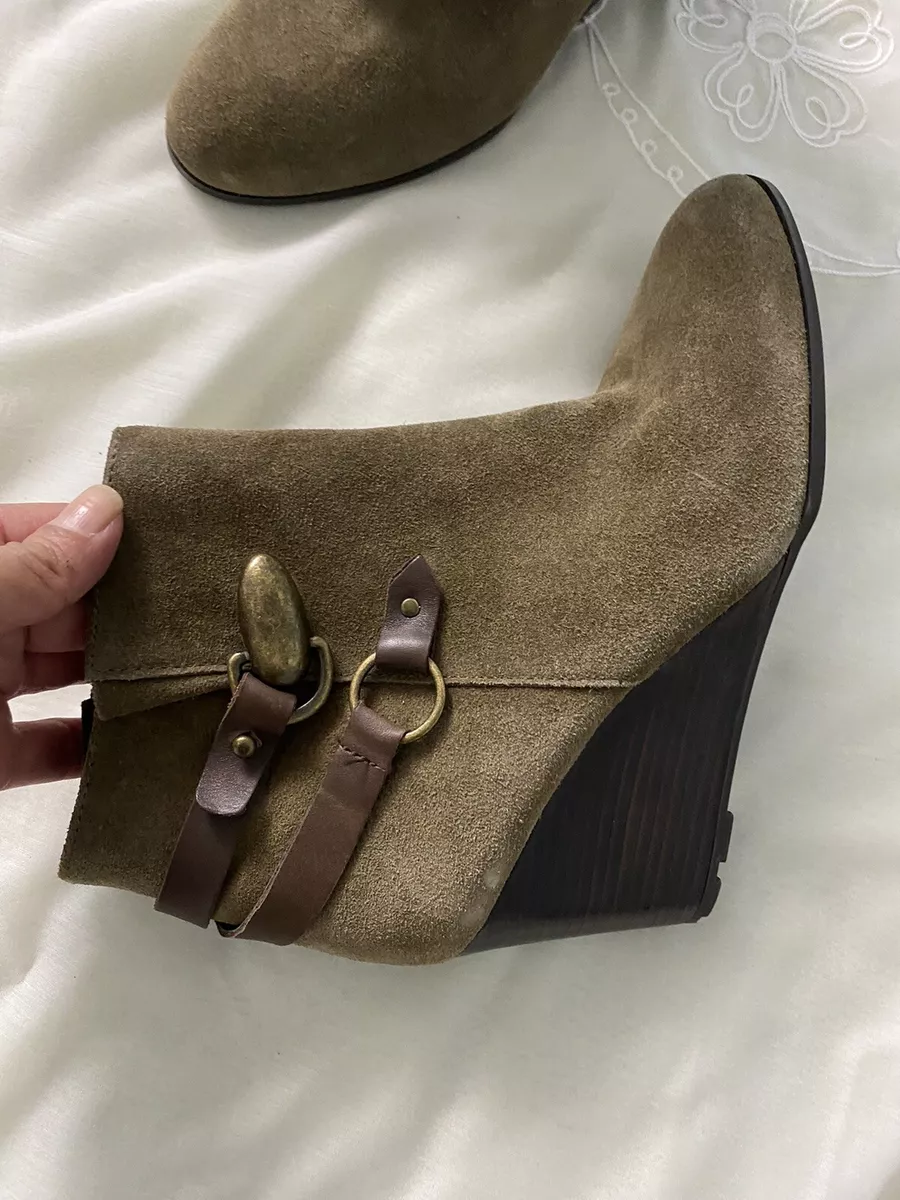 Tahari clearance paul boots