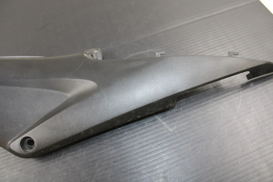 Honda CBR600RR 2006 carenado del tanque de gasolina izquierdo Foto 3 de 4