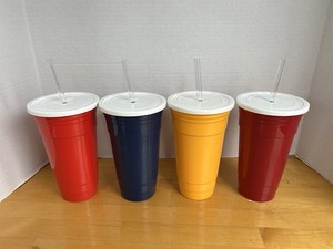 Lot Of 4 Plastic Reusable 32 Oz Cups/Tumblers With Lids And Straws
