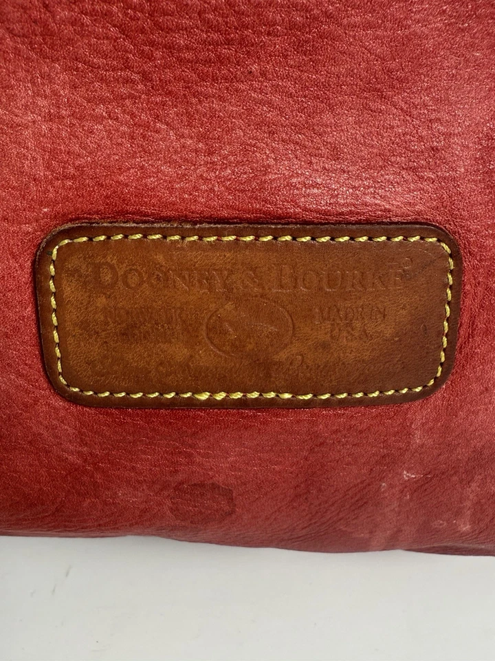 Bolso de Hombro Hobo Saco Rojo Cuero Guijarro Dooney & Bourke Foto 2 de 4