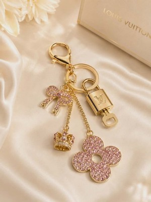 LV Authentic Gold Lock & Key   Luxury Bag Charm w/ Unbranded Flower Keychain