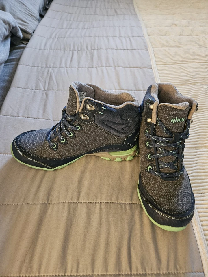 Botas de senderismo para mujer Ahnu azul marino y verde menta talla 6,5 Foto 3 de 4