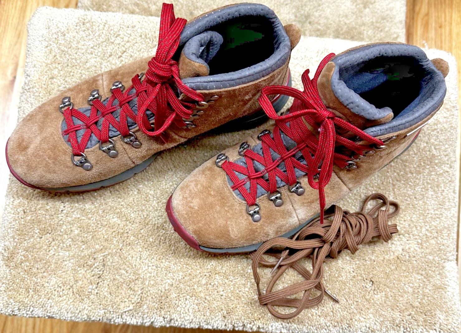 Danner Hiking Boots Womens Mountain 600 Brown Leather Suede - Size 9 Medium-image