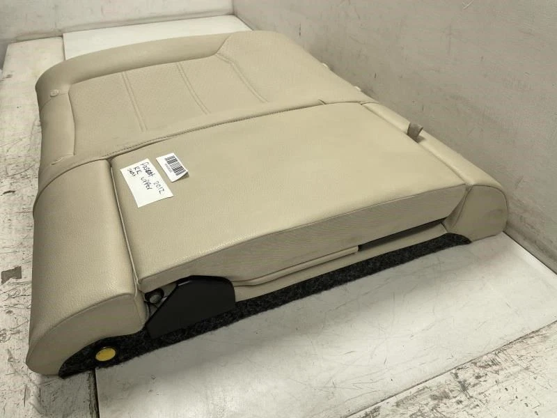 Volkswagen Passat SE 2012 cojín asiento superior trasero derecho y central cuero beige Foto 2 de 4