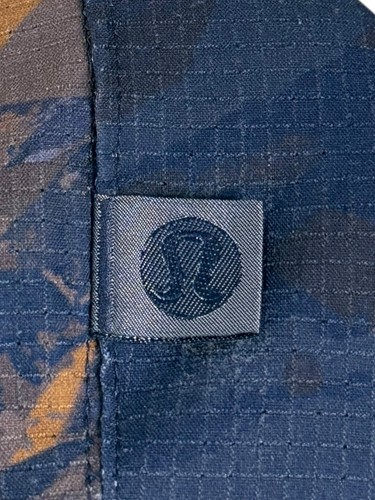Lululemon Airing Easy Mens 3XL Shirt Blue Button Up Preppy Multicolor Button - Picture 9 of 10