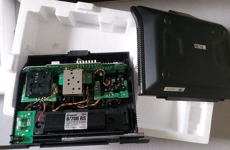 Robbe Futaba FC18 Top Zustand 35 Mhz Modul nahezu neuwertig In Ovp mit Anleitung - Bild 3 von 4