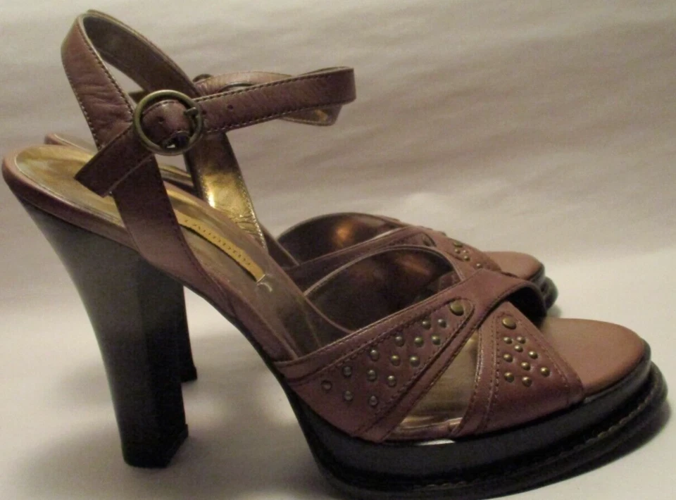 NIB Chinese Laundry Bari Women 8.5M Stud Leather Slingback  4 1/2" Heel Stiletto - Image 2 of 4