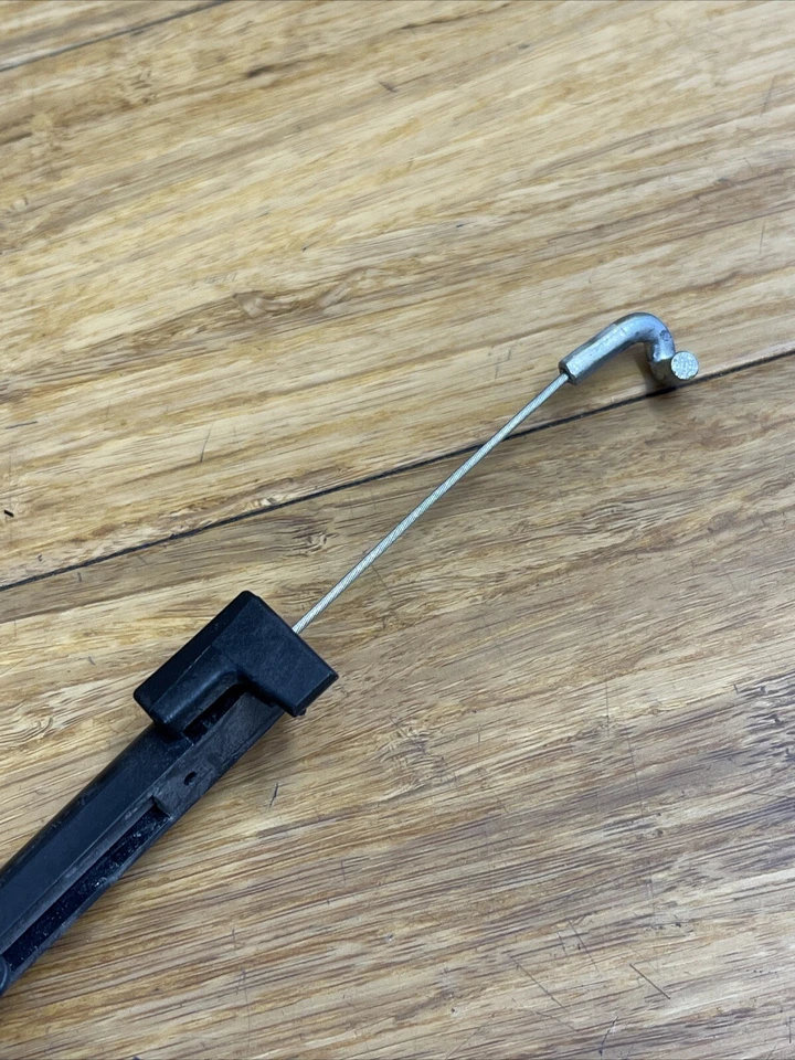 OEM 2011-2015 Audi R8 Spyder Rear Right Trunk TailGate Lid Release Cable - image 4 of 4