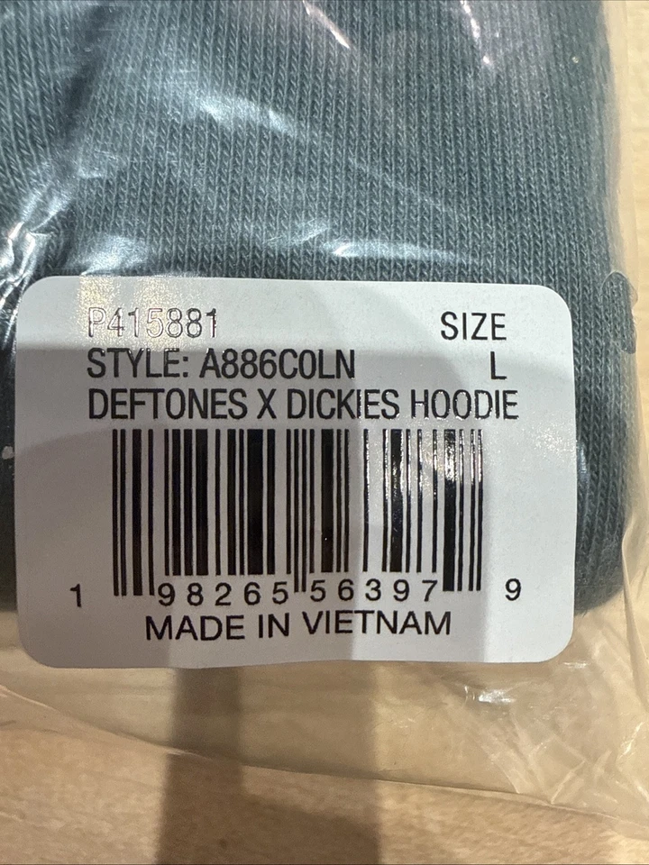 Deftones Dickies collab - Hoodie Size Large - Authentic - Image 3 of 3