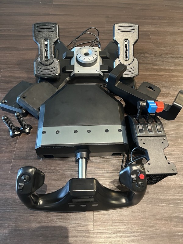 Logitech G Pro Flight Yoke, Throttle, Rudder Pedal System for PC ( No Scratches)