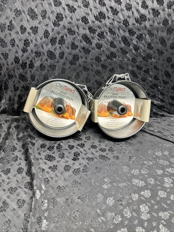 2 Chef Select Mini Fluted Pans Non- Stick New Never Used