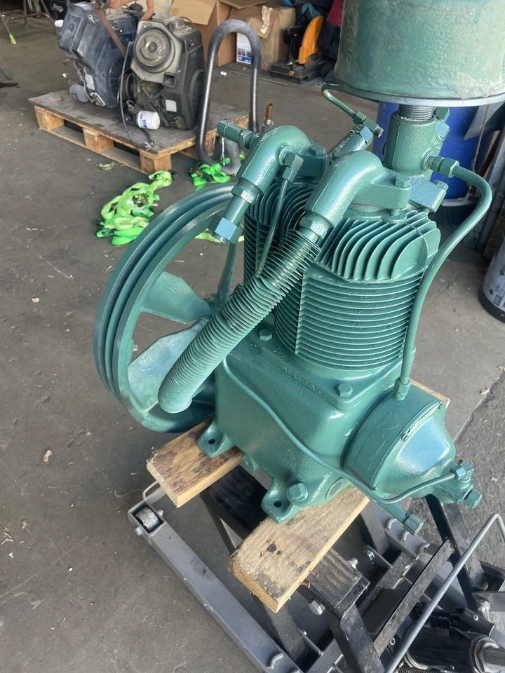 Сменный насос Champion M-1820, R15A-HU с головными разгрузчиками, 2 ступени 3-5-7,5 л.с. - Изображение 2 из 4