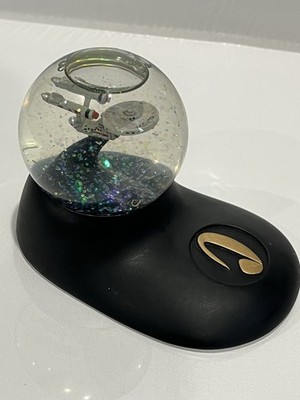 Star Trek TOS ~ U.S.S. Enterprise NCC-1701 Snow Globe