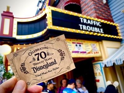 🌟 SET OF 8! - DISNEYLAND 70TH ANNIVERSARY COLLECTIBLE SOUVENIR