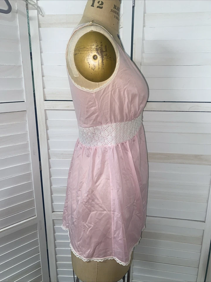 Bata corta de nailon rosa Maidenform años 60 manga corta botón en V frontal mediana hecha en EE. UU. Foto 4 de 4