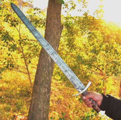 Handmade Damascus Steel Sword with pure Leather Sheath 