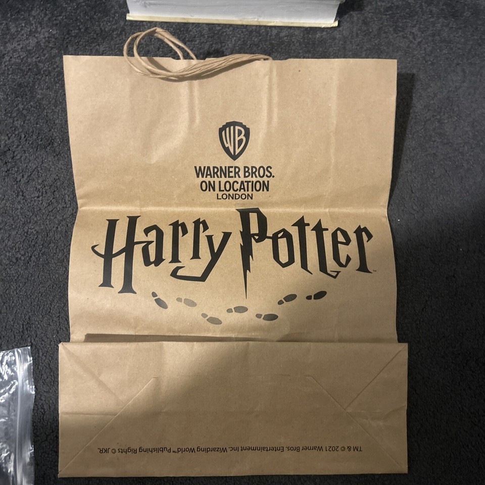 Harry Potter Garrick Ollivander & Daisy Dodderidge Wizard Chocolate