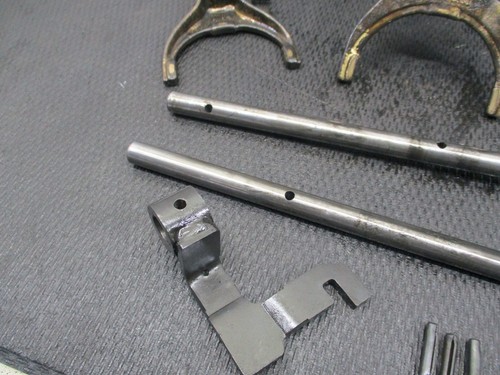 2003 Mini Cooper - R65 Manual Transmission - Shift Fork Set - Picture 15 of 16