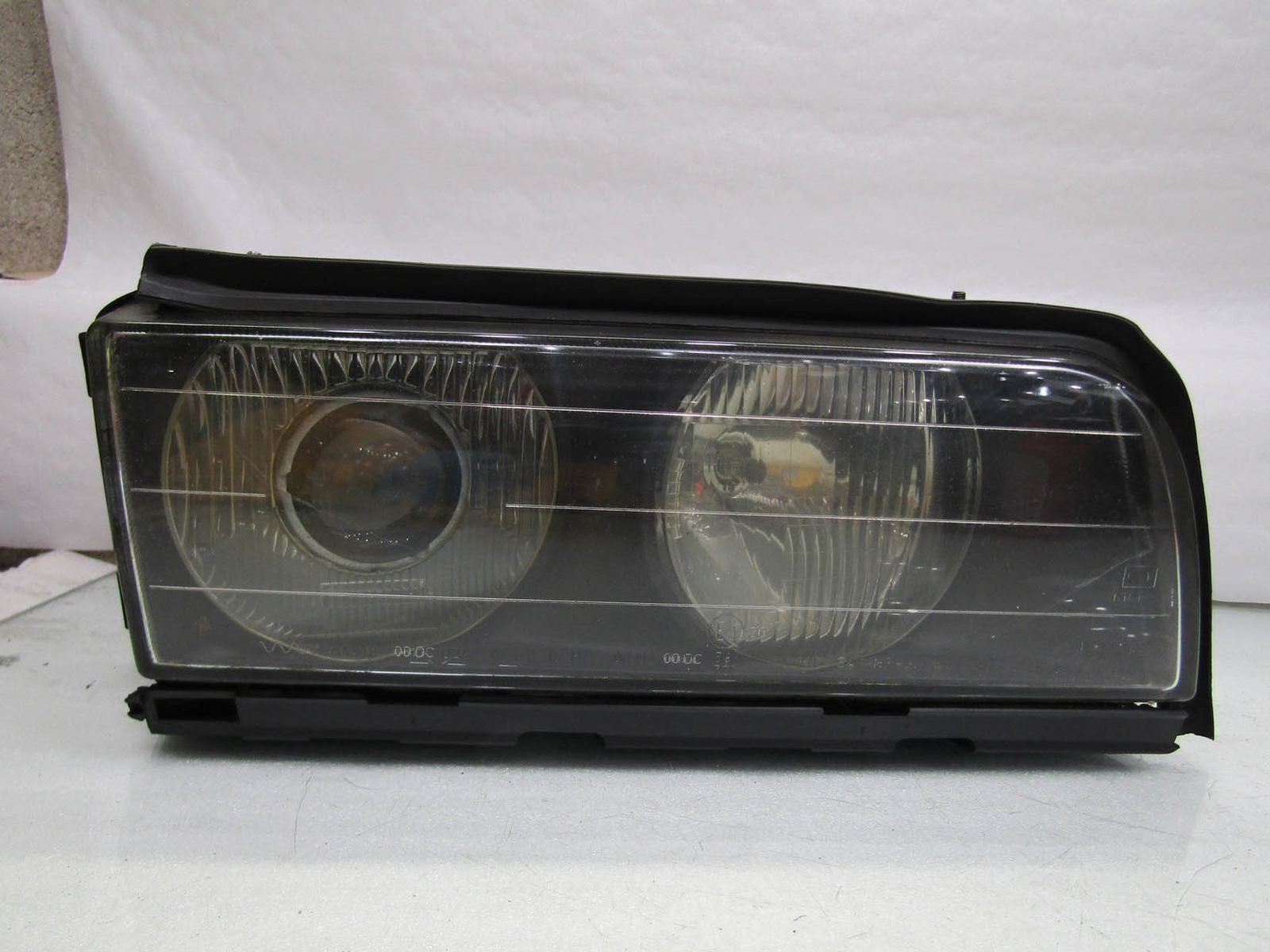 BMW 7 Series E38 Right Driver Side Headlight Lamp 8352754 for sale 