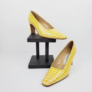 yellow croc heels