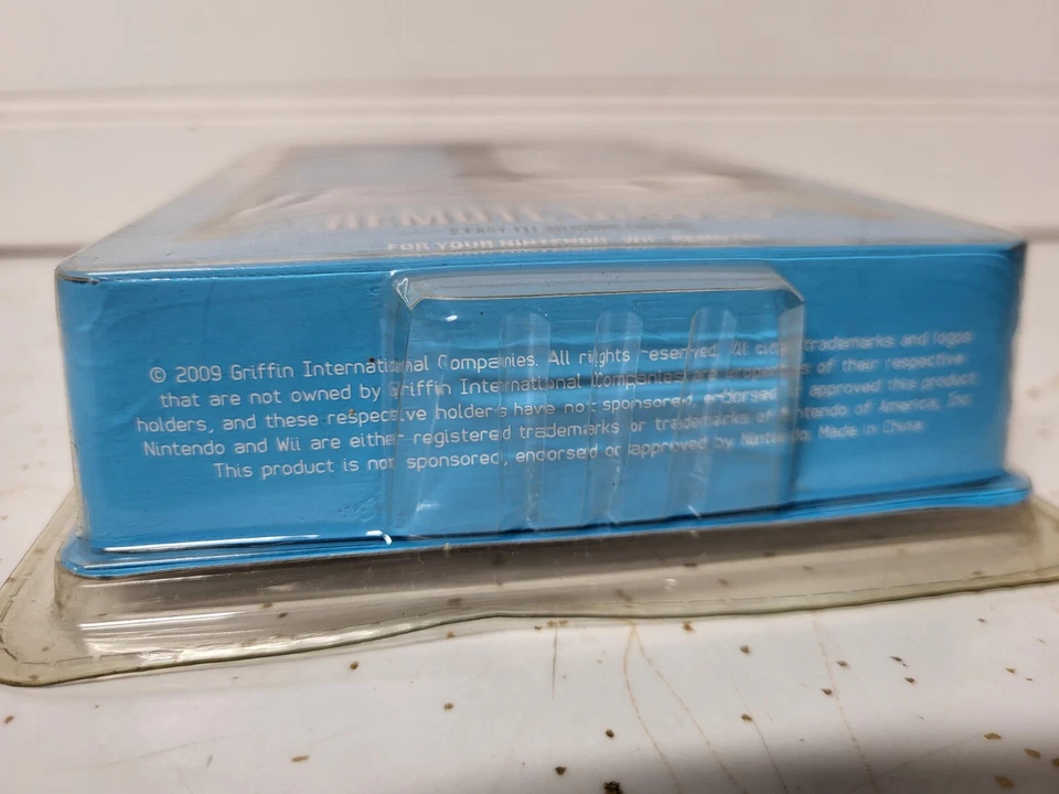 2009 Psyclone Essentials For Wii Remote Gloves White And Blue - Image 3 of 3