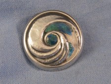 ARTS & CRAFTS ART NOUVEAU ANTIQUE SILVER ENAMEL CYMRIC LIBERTY BUTTON 1902