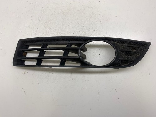 Volkswagen PASSAT B6 2007 Verkleidung Nebelscheinwerfer / Gitter vorne DRA37002