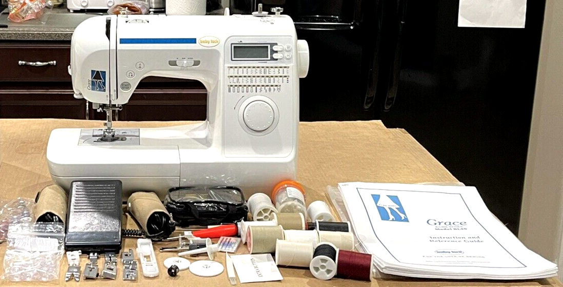 NICE Baby Lock Grace Sewing Machine Model BL40 with Foot Pedal BL 40
