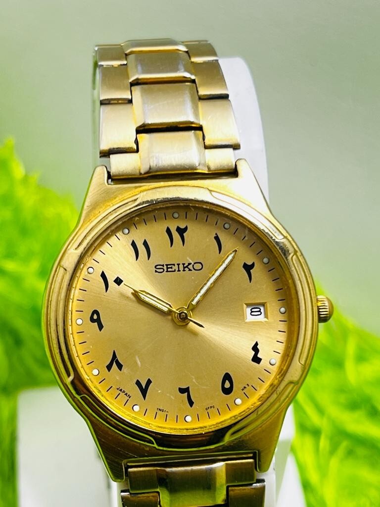 SEIKO QUARTZ 7N01-0BH0 メンズクォーツ Vintage Seiko Mens Quartz Watch 7N01-0BH0 / case no.5D0009