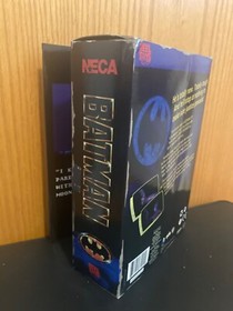 FIGURA NECA ULTIMATE BATMAN NES NINTENDO ATARI CARRETE RETRO JUGUETES DC COMICS SELLADA