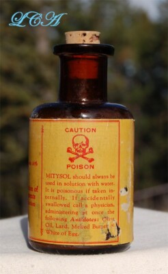 COLLIER FLACON EMPOISONNÉ Crâne et os croisés Poison Prudence Étiquette
