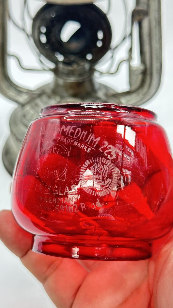 FEUERHAND Nr. 235 'MEDIUM LARGE FOUNT WEHRMACHT LANTERN RARE 1938-1942 RED  GLAS