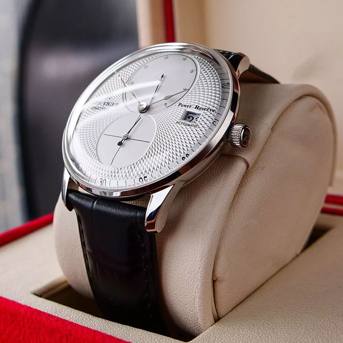 Silver case hotsell watch