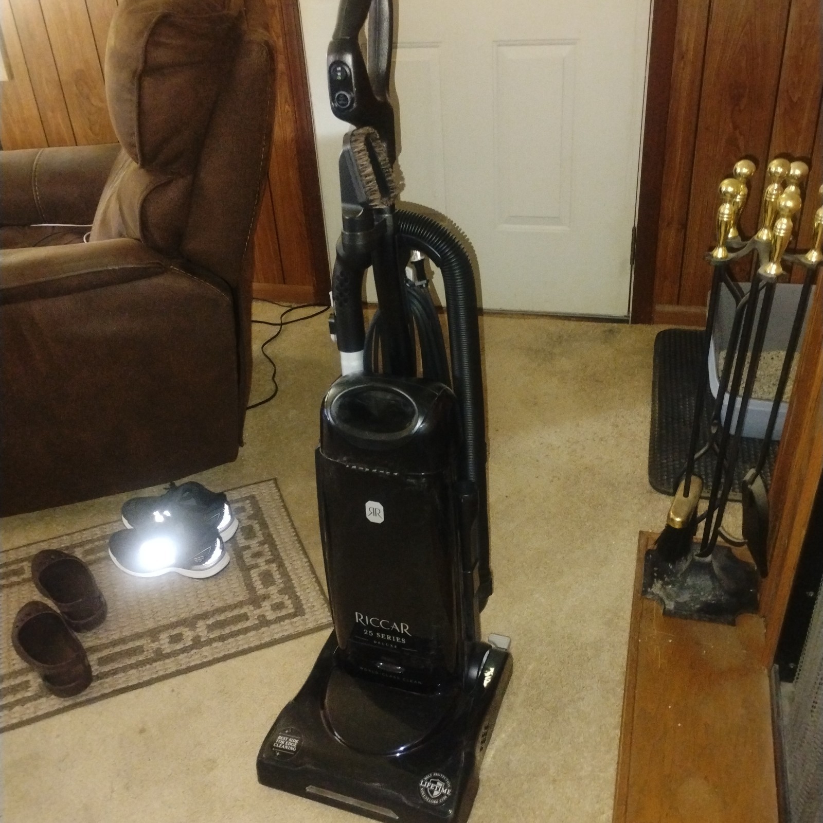 Riccar 25 Series Premium Pet Vacuum in Excellent 