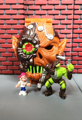 Mighty Max Skull Warrior クロノソア　インベーダー 1992 Vintage Mighty Max Battles Skull Warrior Playset Complete