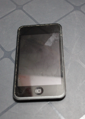 Apple iPod Touch 1st generation 8GB Black/Silver A1213 Used Not