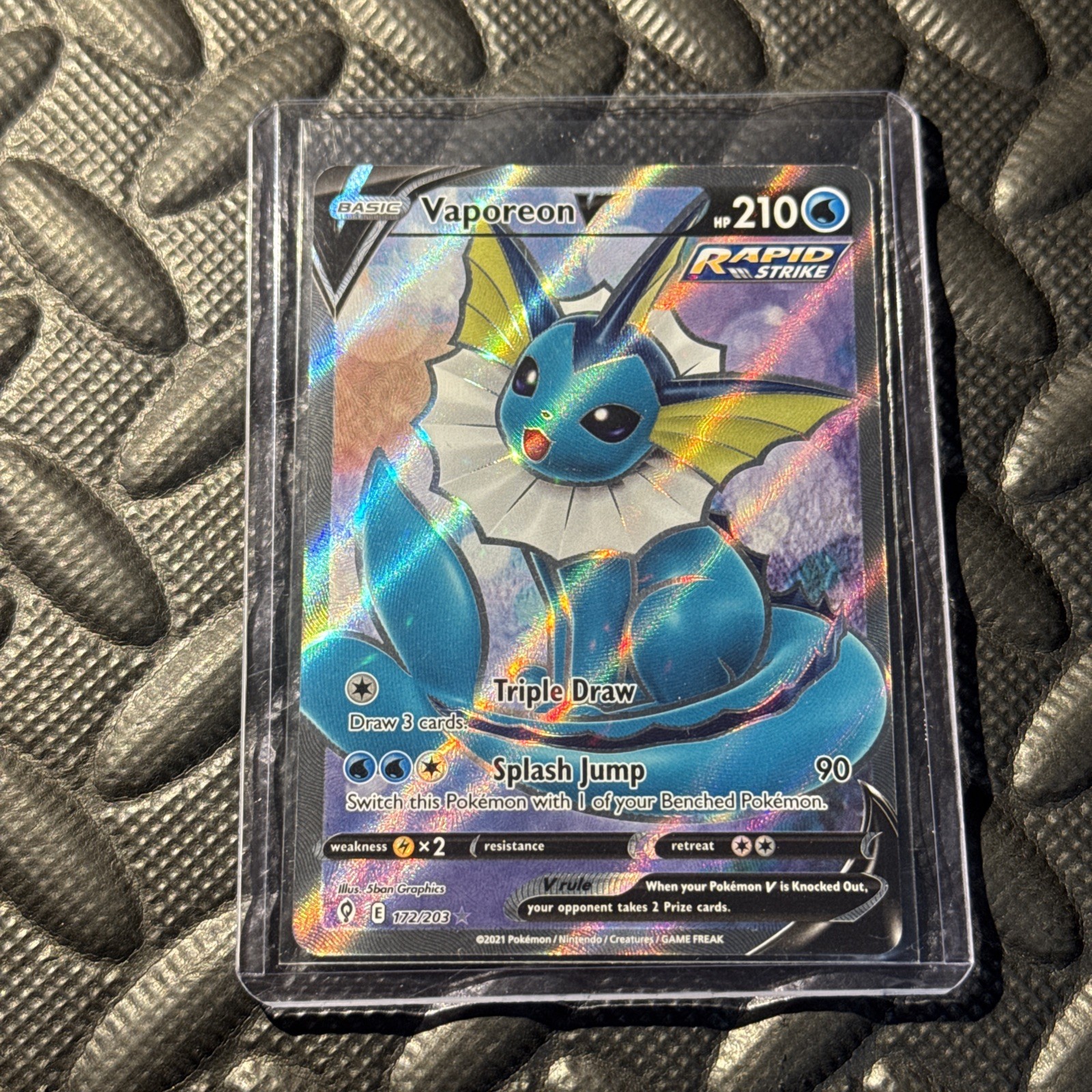 Centered Clean Vaporeon V (Full Art) 172/203 SWSH07: Evolving Skies Holo NM