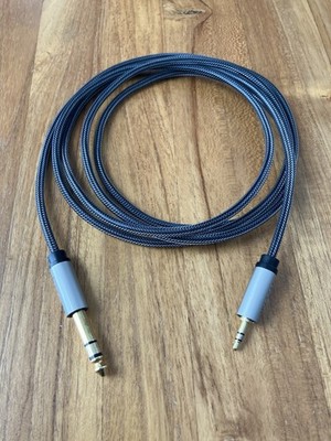 UGREEN 1/8 to 1/4 Stereo Cable 3.5Mm TRS to 6.35Mm Audio Cord Guitar to Aux 6'ft