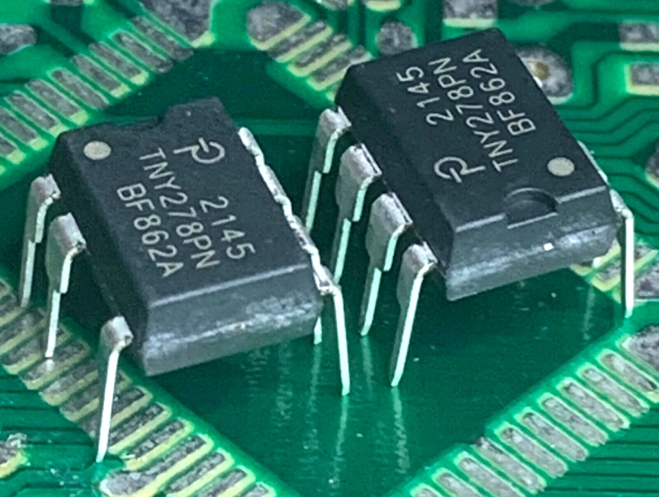 POWER INTEGRATIONS 2x TNY278PN Circuito Integrato DIP8 700V 5,2Ω 1,04A THT ( 2 pezzi )