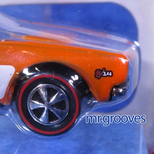 #5634 67 Camaro Spectraflame orange Hot Wheels HWC Neo-Classics Opening Hood - Picture 10 of 14