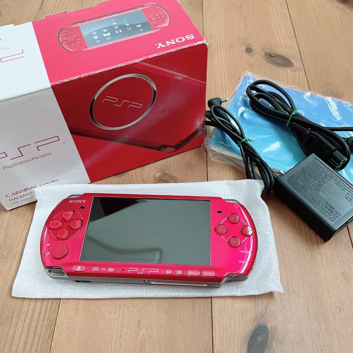 Sony PSP-3000 Launch Edition Radiant Red Handheld System Console w/Box  excellent 4948872412131