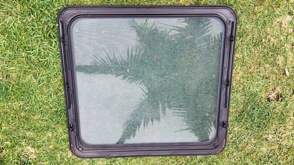 OEM 2001-2006 Mitsubishi Montero XLS TECHO CORREDIZO PANORÁMICO VIDRIO VIDRIO MÓVIL Foto 3 de 4