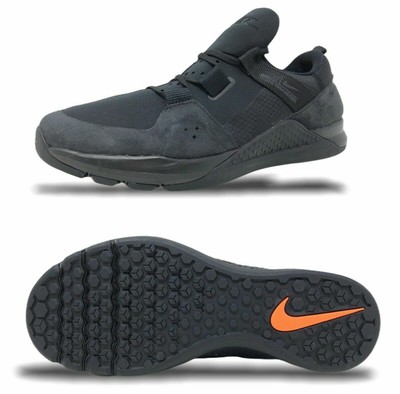 nike tech trainer