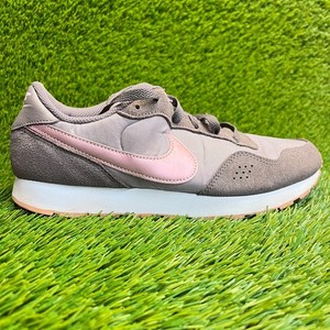 nike md valiant grey pink