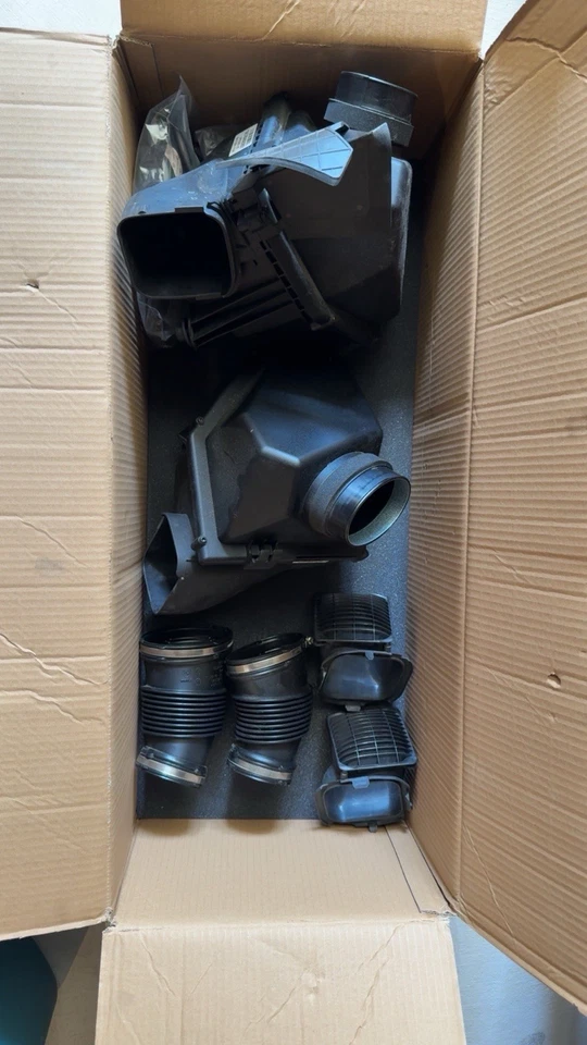 JUEGO DE MONTAJE DE ADMISIÓN CARCASA FILTRO AIRE BMW F90 F91 F92 F93 M5 M8 18-23 OEM Foto 2 de 4