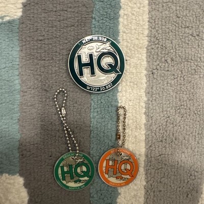 Geocaching HQ Geocoin And Two Geocaching HQ Travel Tags TRACKABLE