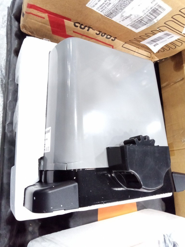 Blütezeit Sliding Gate Opener 1400LB App Control/Solar Power (Motor Only) - Used