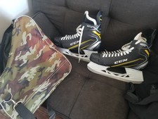 CCM 9042 Ice Skates with Camo Bag