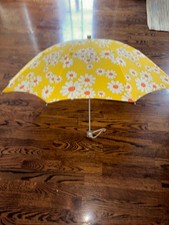 Vintag 60s Haas-Jordan Pocket-Brella Umbrella Yellow Daisy Flower Compact w/ Box