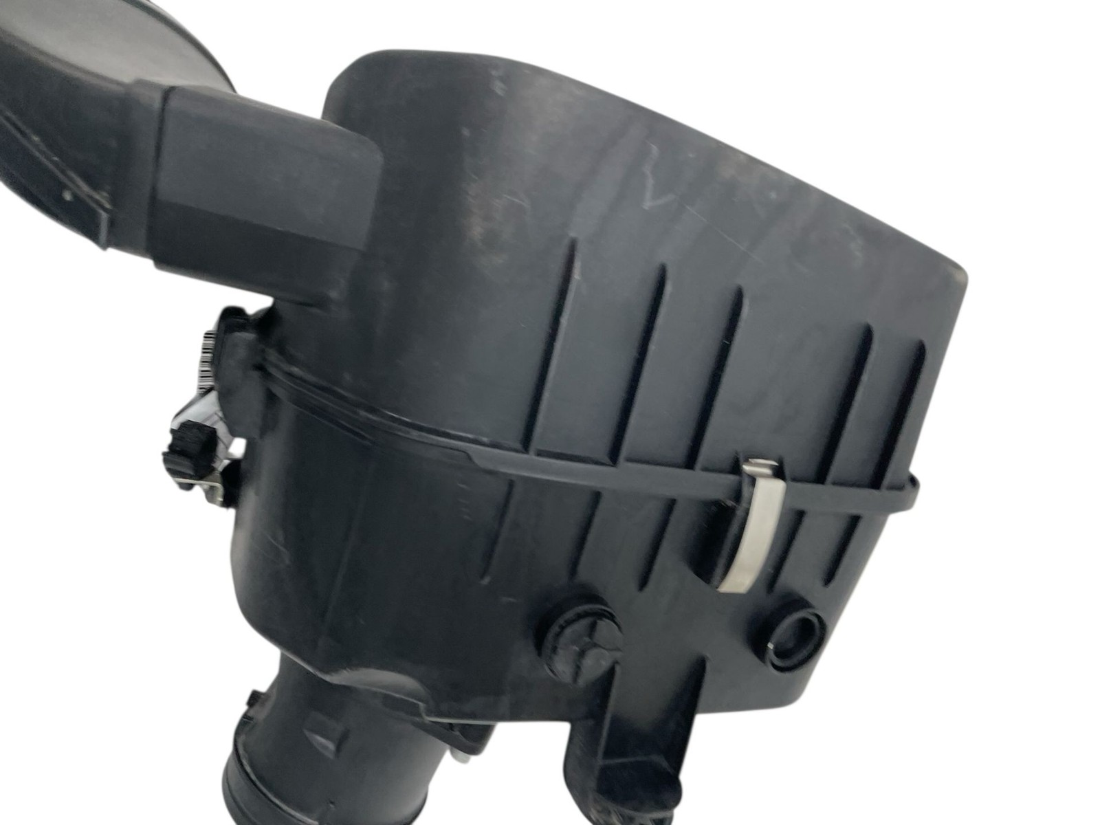 2017-2024 MASERATI LEVANTE 3.0L LEFT SIDE AIR INTAKE FILTER CLEANER HOUSING BOX